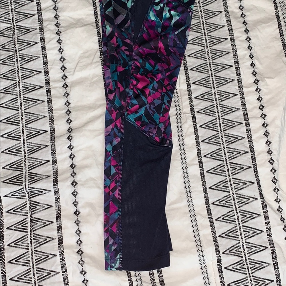 Patterned Active Leggings - Picture 5 of 6